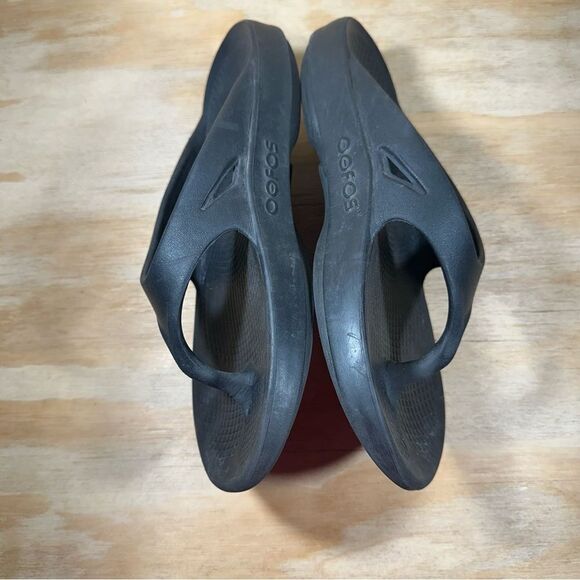 OOFOS Black Sandals Women’s Size 9 - Picture 4 of 7